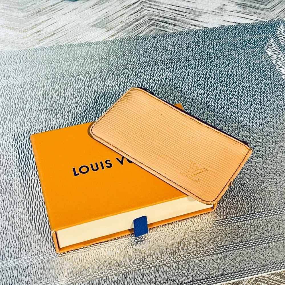Louis Vuitton epi keychain charm coin wallet/makeup - Picture 13 of 13